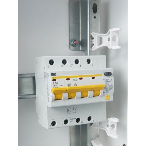 Выключатель автоматический дифференциального тока 4п C 50А 30мА тип AC 4.5кА АД-14 KARAT IEK MAD10-4-050-C-030
