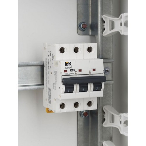 Выключатель автоматический модульный 3п C 16А M10N ARMAT IEK AR-M10N-3-C016