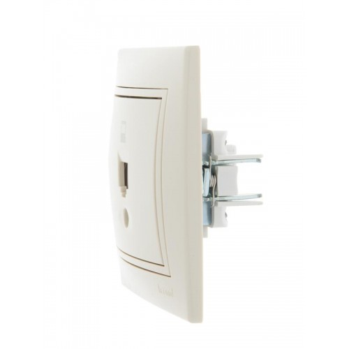 Розетка компьютерная 1-м СП Mira RJ45 крем./крем.. LEZARD 701-0303-139
