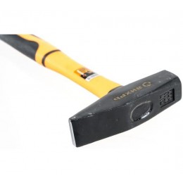 Молоток 600г квадратн. боек фибергласовая двухкомпонентн. ручка Вихрь 73/6/8/6