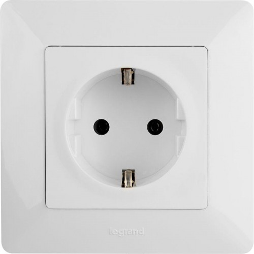 Розетка 1-м СП Valena Life 16А IP2X 250В 2P+E безвинтов. клеммы с лицев. панелью механизм бел. Leg 753421