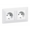 Розетка 1-м СП Valena Life 16А IP2X 250В 2P+E безвинтов. клеммы с лицев. панелью механизм бел. Leg 753421