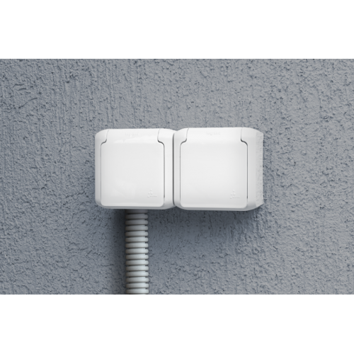 Розетка 2-м ОП Quteo 16А IP44 250В 2х2P+E с заземл. защ. шторки с крышкой бел. Leg 782323