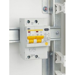 Выключатель автоматический дифференциального тока 2п C 40А 300мА тип AC 4.5кА АД-12 KARAT IEK MAD10-2-040-C-300